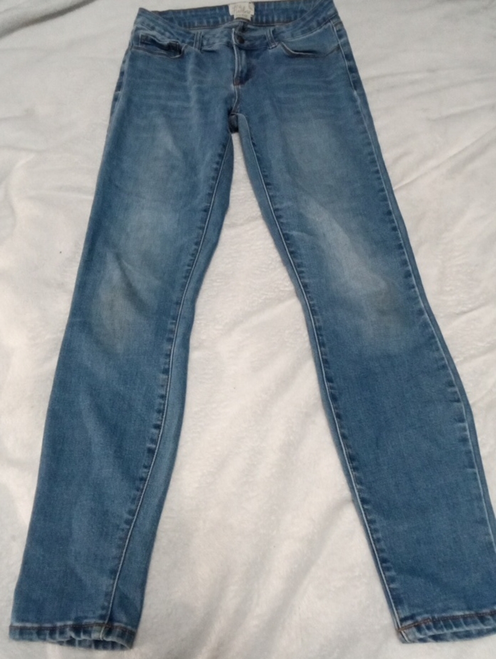 Harlow Size 28* Mid Rise Skinny Jeans